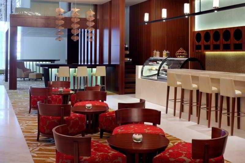 Marriott Executive Apartments Al Jaddaf, Дубай Экстерьер фото The lounge at the airport