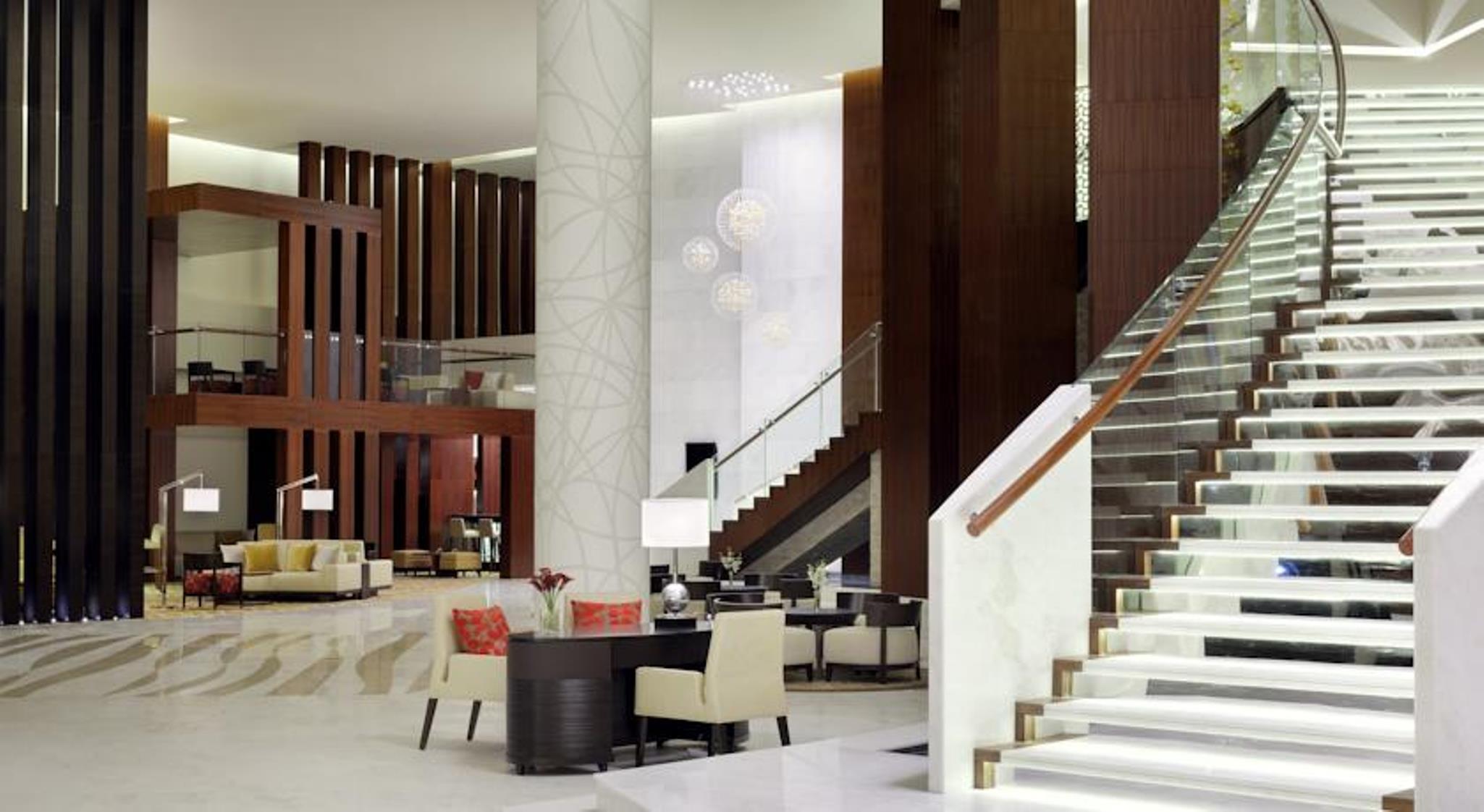 Marriott Executive Apartments Al Jaddaf, Дубай Экстерьер фото The lobby of the Ritz-Carlton, DIFC