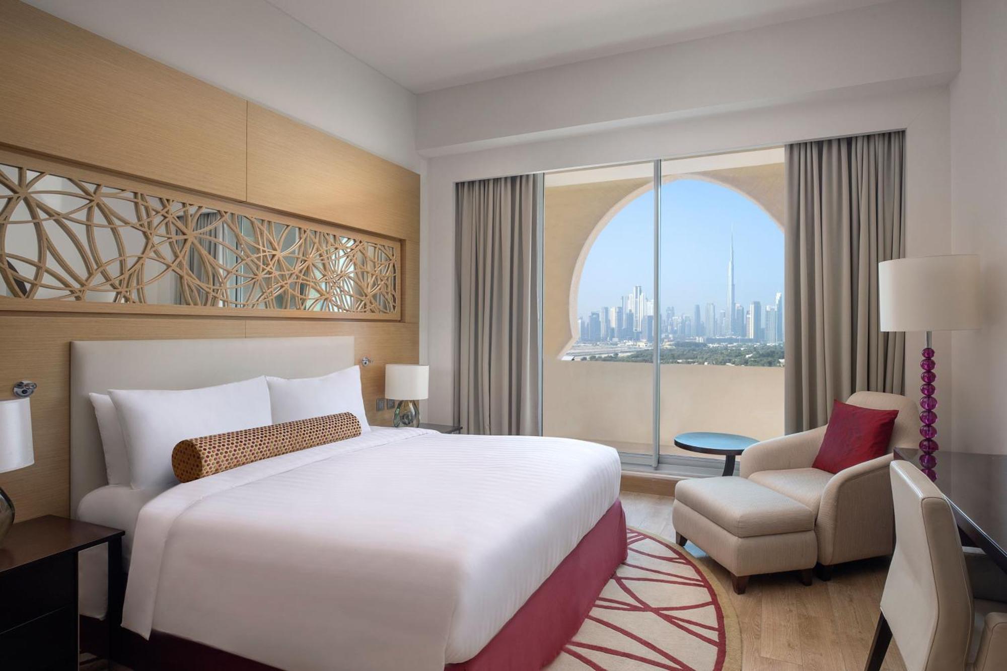 Marriott Executive Apartments Al Jaddaf, Дубай Экстерьер фото A bedroom at the hotel