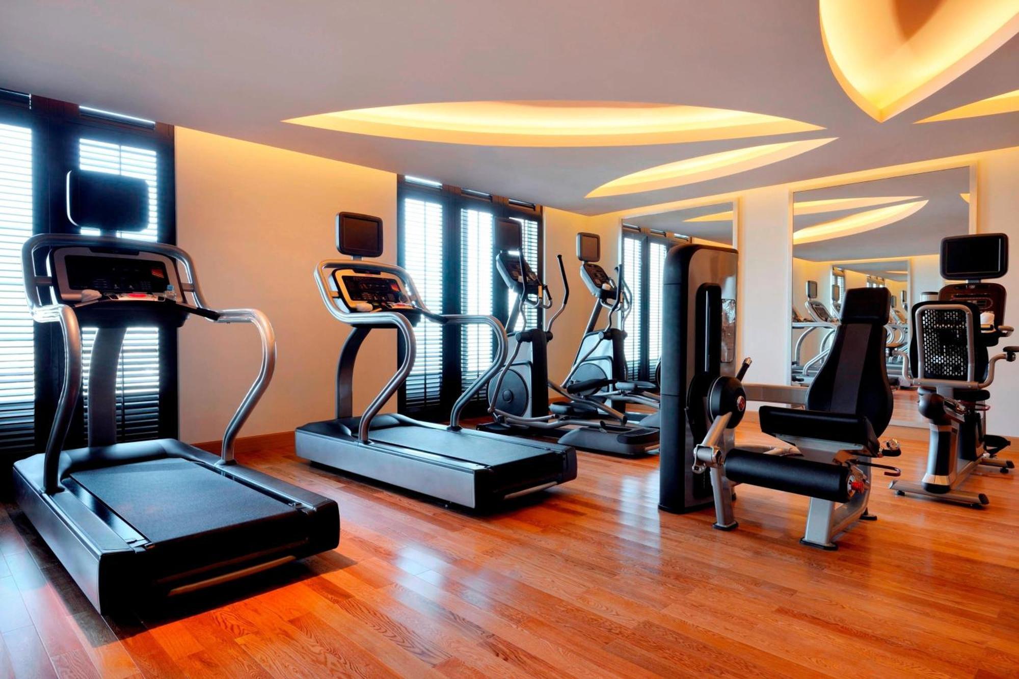 Marriott Executive Apartments Al Jaddaf, Дубай Экстерьер фото The gym at the W Hotel in Dubai