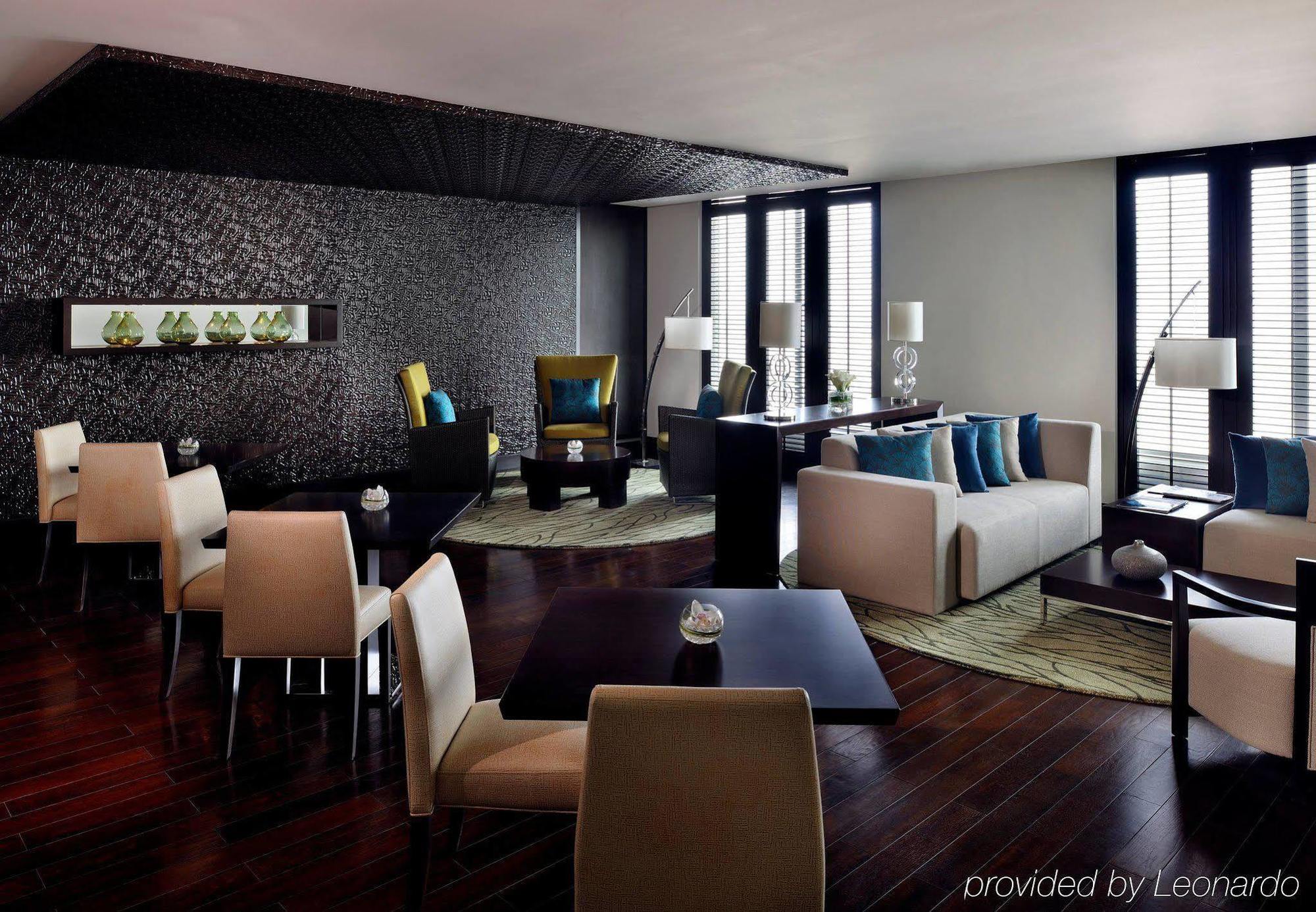 Marriott Executive Apartments Al Jaddaf, Дубай Экстерьер фото The lounge at the airport